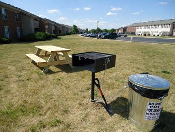 Picnic area at walnut creek apartments, kokomo